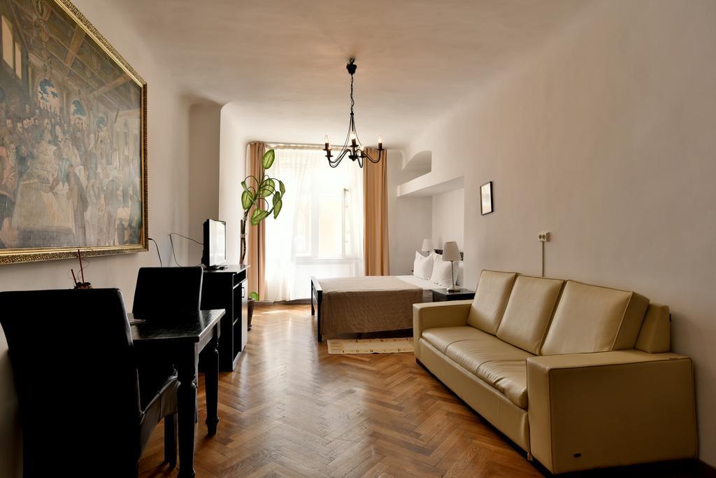 Da Vinci Hotel Brasov Luaran gambar