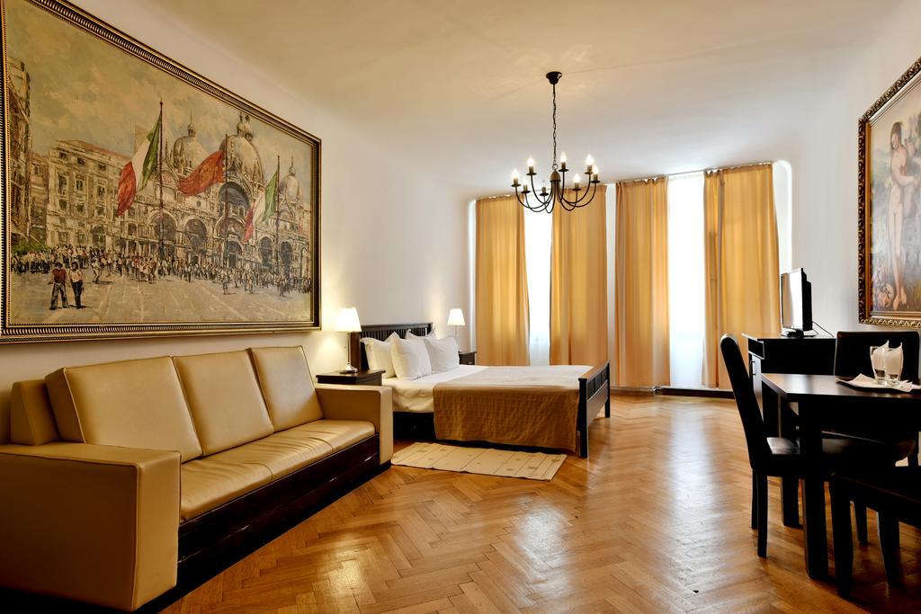 Da Vinci Hotel Brasov Luaran gambar