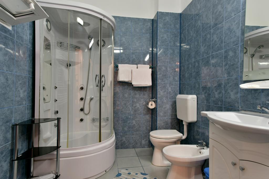 Da Vinci Hotel Brasov Luaran gambar