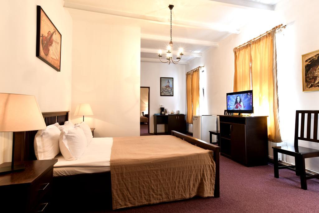 Da Vinci Hotel Brasov Luaran gambar
